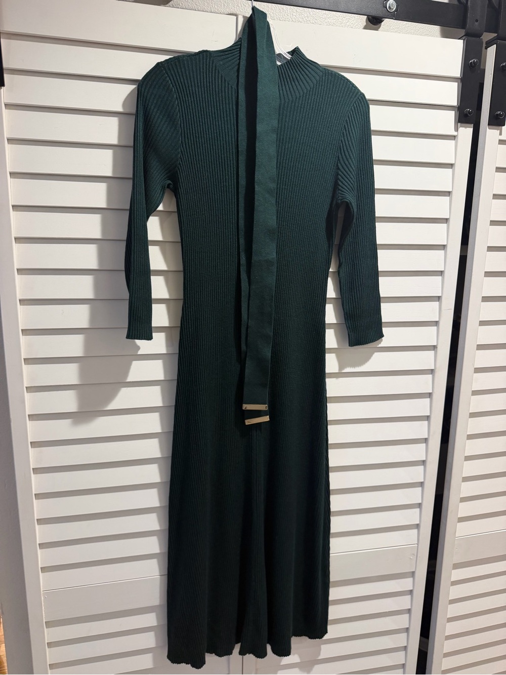 Women’s Forest Green Ribbed Knit Midi Dress with Neck Tie